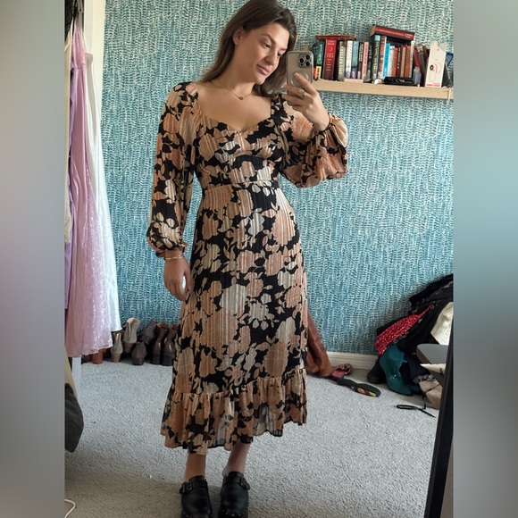 MINKPINK Revolve Bonnie Pleated Plisse Midi Dress Black Multi Floral Medium New - Picture 4 of 5